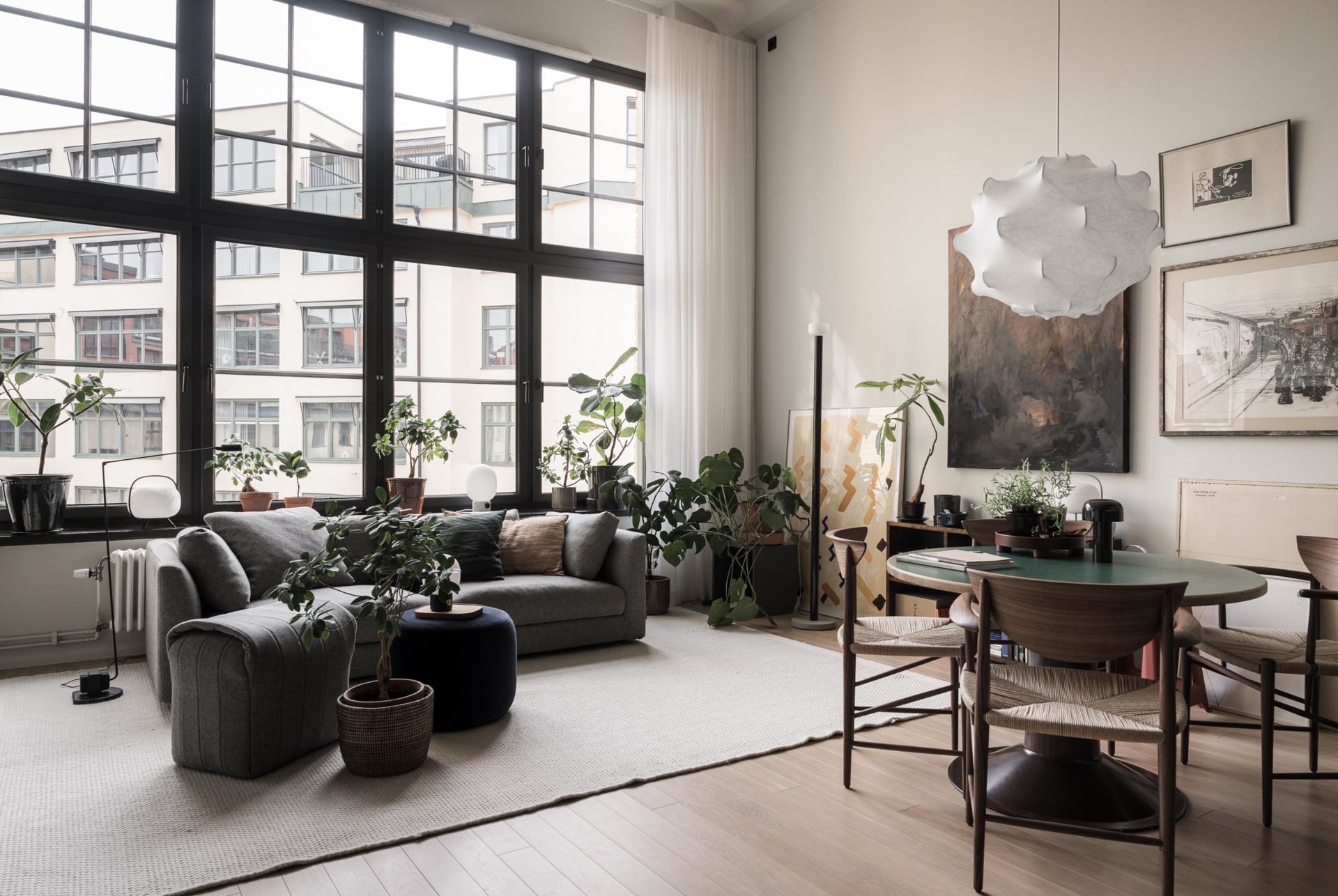 grote industriele ramen woonkamer loft appartement