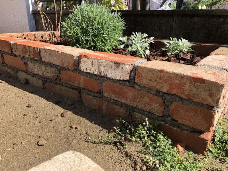 plantenbak maken van steen tuin